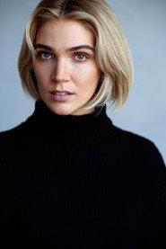 Zoë Papia as Ava in Unfix 2023