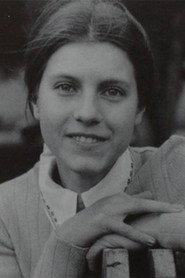 Margaret Nelson as Sara Waybourne in Picnic at Hanging Rock 1975