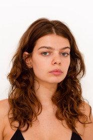 Catalina Pietra as Luz in Lo sagrado y lo oculto 2025
