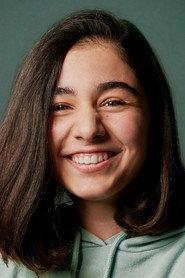 Tanaz Molaei as Adina in Vogel, flieg! 2024