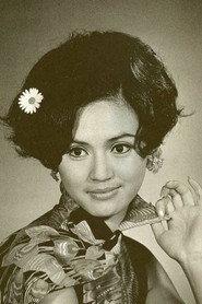 Yue Wai as Shi Xue-Mei in The Imperial Swordsman 1972
