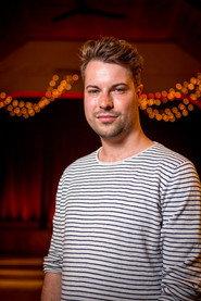 Stijn Steyaert as Maarten in 82 Days in April 2013