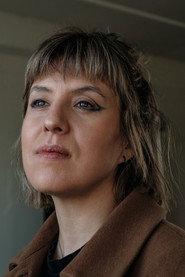Véronique Pascal as La psychologue in Ce qu'il ne faut pas dire 2015
