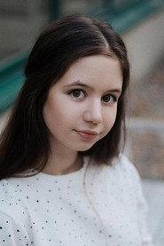 Luiza-Gabriela Brovina as Alya in Breakfast at Dad's 2016