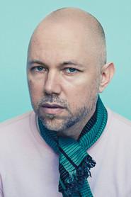 Tomas Andersson Wij as in Ola Magnell - den motvillige rockpoeten 2023