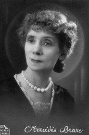 Mercédès Brare as Concurrente Miss Occasion in Toto 1933