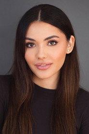Atiana de la Hoya as Leila in Maya 2023