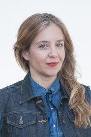Vanesa Strauch as Estela in Finde 2021