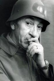 Miguel Gila as Gila in El hombre que viajaba despacito 1957