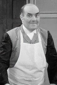 Louis Kerly as Arthur, valet de chambre in Black and White 1931