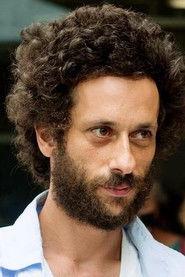 Ariel Bronz as Y in Yes 2025