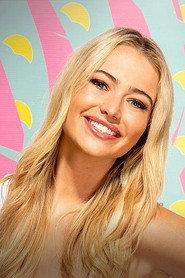 Elizabeth Weber as Amanda in Life Ain't Like the Movies 2021
