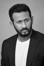 Dr. Nilesh Mane as Pushpak in Magazine 