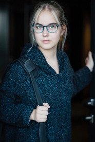 Philine Steuer as Nina Hoppe in Der Anfang von etwas 2018
