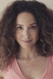 Annita Kouli as Sara in Success Story 2017
