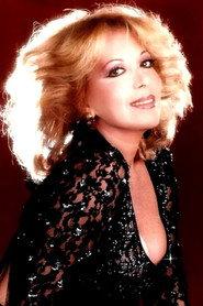 Ambar La Fox as Cantante in Orden de matar 1965