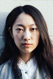 Yui Miura as girl in hospital with heart disease in Looking Up at the Half-Moon 2010