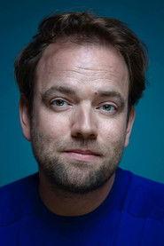 Jurjen van Loon as Job in No Babies on the Field 2015