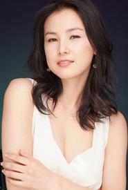 Lee Ji-hyeon as The girl in La Belle 2000
