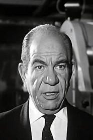 Abdel Khaleq Saleh as والد وفيه in The Girls in Summer 1960