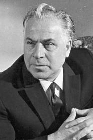 Ismail Daghistanli as Aslanov in The Black Stones 1956