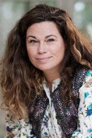 Sanne Saerens as Receptionist in Class Reunion 4: Friends for Life 2026