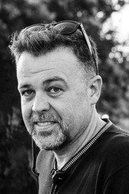 Albert Espel as Komandatea in Pheasant Island 2025
