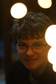 Axe Mungersdorf as Sunny in Sketch of an Exit 