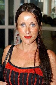 Annick Boer as Ria in Doe Maar the Musical 2008