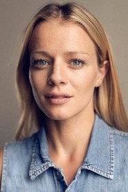 Julie McLellan as Lily Rowe in Healey's House 2014