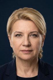 Binnur Şerbetçioğlu as Zeliş in Step Mom 2024