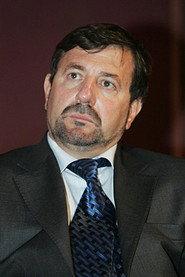 Sokol Angjeli as kameleoni in Darka e gabuar 2011