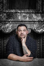 Serdi Faki Alici as Anna's Husband in Holly 2023