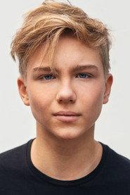 Leonard Artur Conrads as Benjamin Schubert in School of Magical Animals 2 2022
