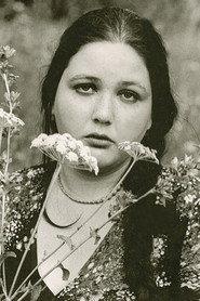 Tatyana Novitskaya as maid in Crazy Money 1981