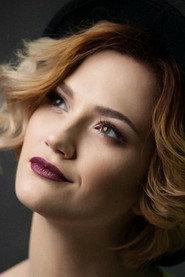 Anastasiya Rechister as Ilona, manager in Credit 2016