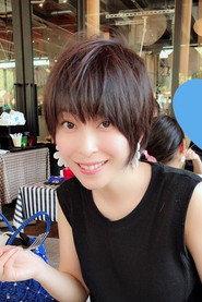 Saki Ootsuka as  in Guaranteed Win! OL Pachinker Kotomi 2010