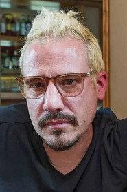 Barthélémy Grossmann as Jose in 13 m² 2007