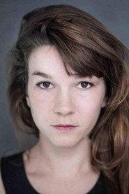 Laurie Lévêque as Mathilde in Blue-Grey 2017