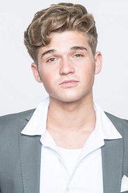 Henry Horn as Anton in Ein Sommer auf Elba 2021