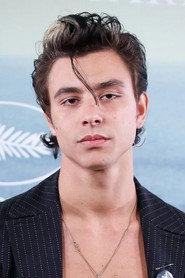 Mitch Martín as Nilo in Azul Meteoro 2024