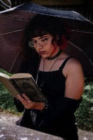 Luna Lee as Bruna in Em Algum Lugar 