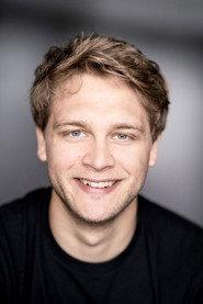 Luan Gummich as Eric Pauls in Osten 2016
