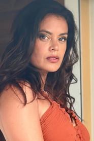 Katiana Castelnau as Nadine in Maman veut pu' 2024