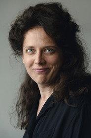 Verena Bonnkirch as Van de Straat in Familie Bundschuh – Bundschuh gegen Bundschuh 2023