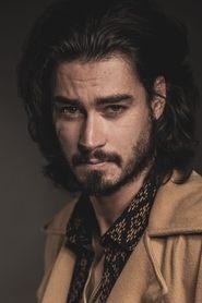 Manuel Masalva as Mateo in Sin Fondo 