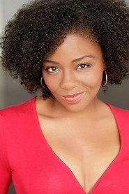 Charlotte Evelyn Williams as Zoe in To the New Girl 2020