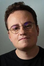 Diego Freitas as Entregador de Flores in Burning Betrayal 2023