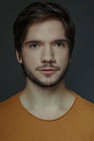 Vitor Julian as Ezequiel in 7 Prisoners 2021