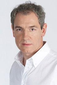 Carles Martínez as  in Una pistola, una bala y un oso panda 2026